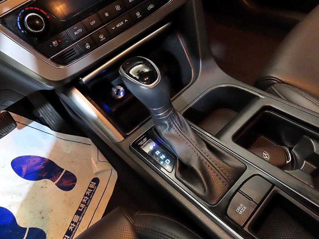 HYUNDAI Sonata - Vista 9