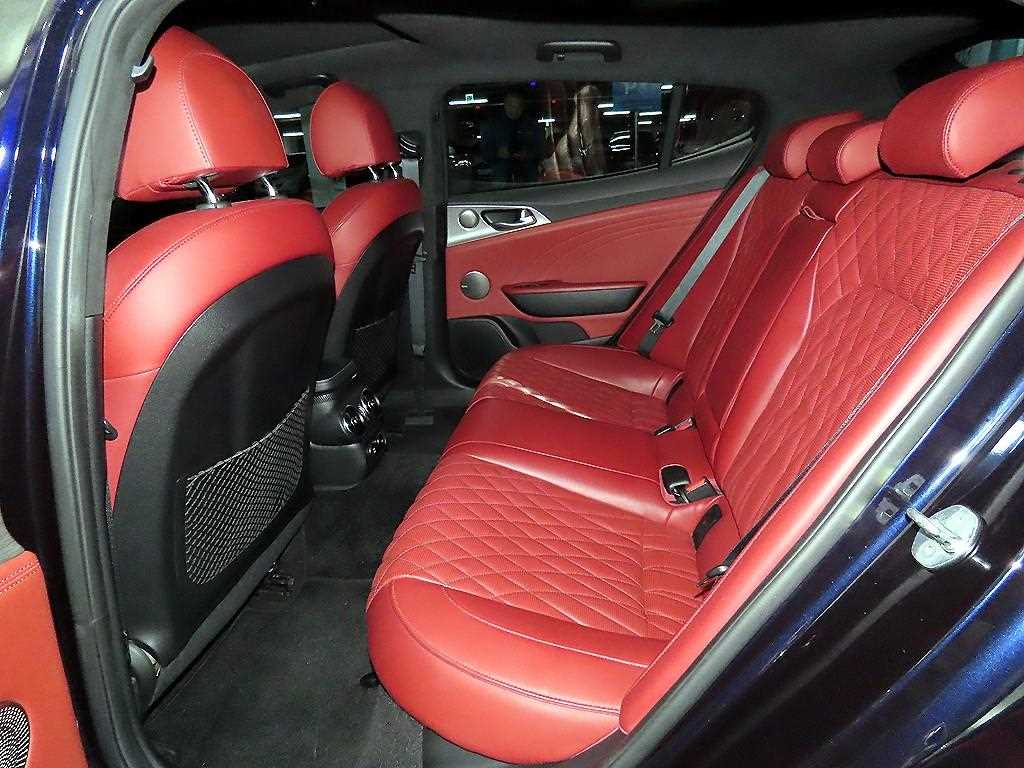 KIA Stinger - Vista 7