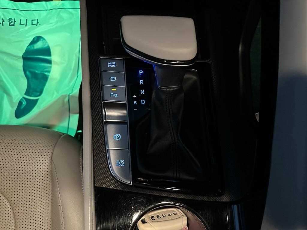 HYUNDAI Avante - Vista 12