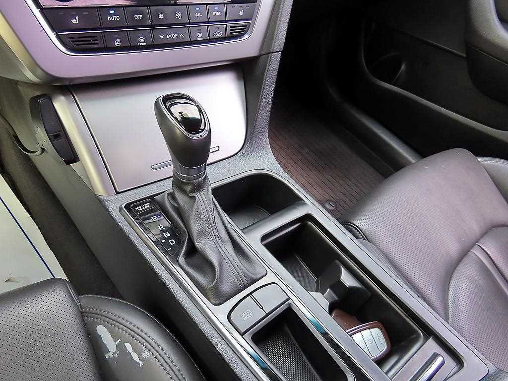 HYUNDAI Sonata - Vista 10