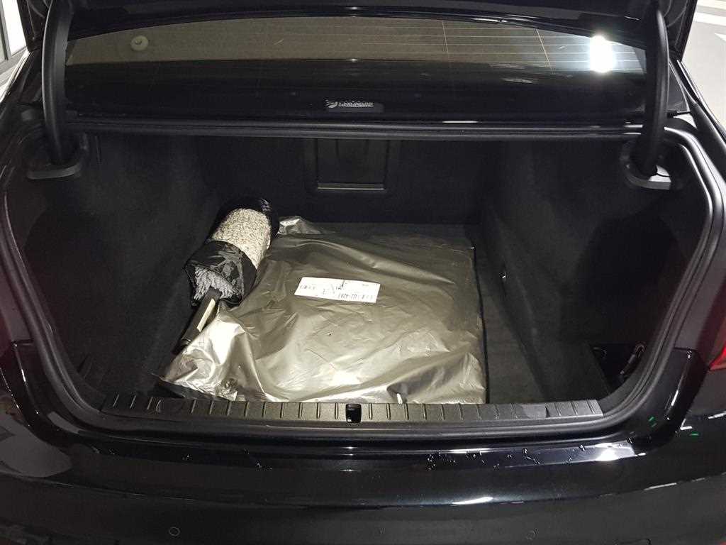 BMW 7 Series 2016 Negro - Importación desde Corea - HF Imports Iquique - Foto 18