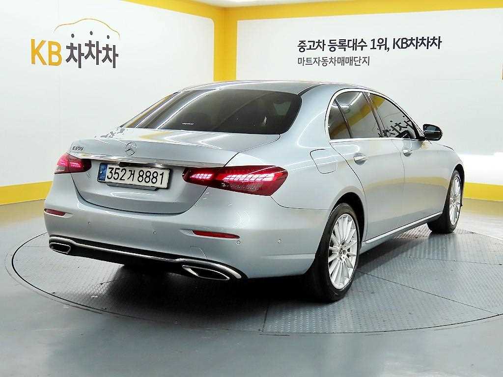 Mercedes Benz E class - Vista 4