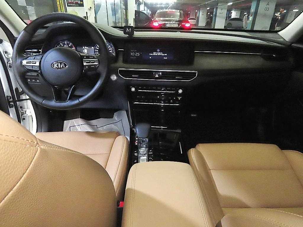KIA K7 - Vista 10