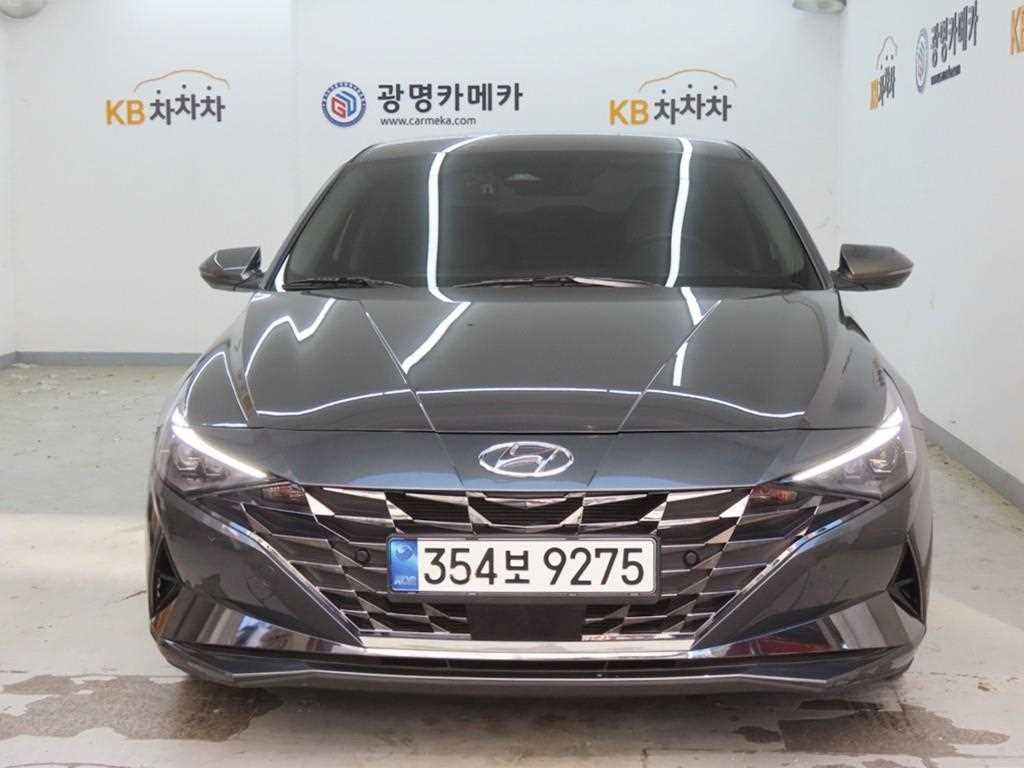 HYUNDAI Avante - Vista 2