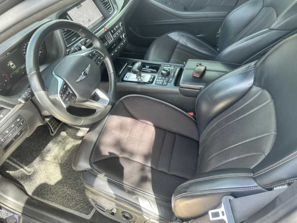 Genesis G80 - Vista 12