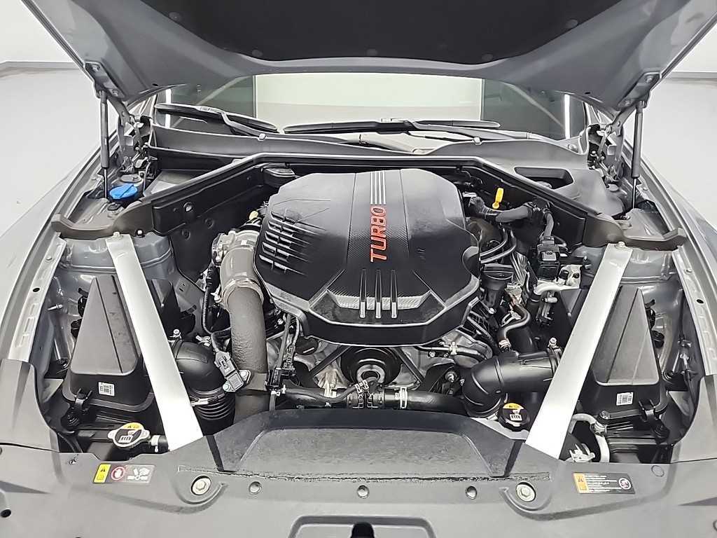 KIA Stinger - Vista 5
