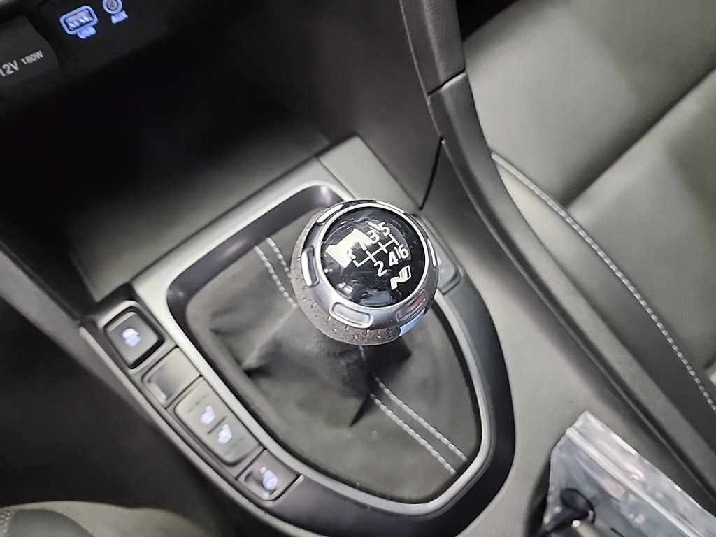 HYUNDAI Veloster - Vista 8
