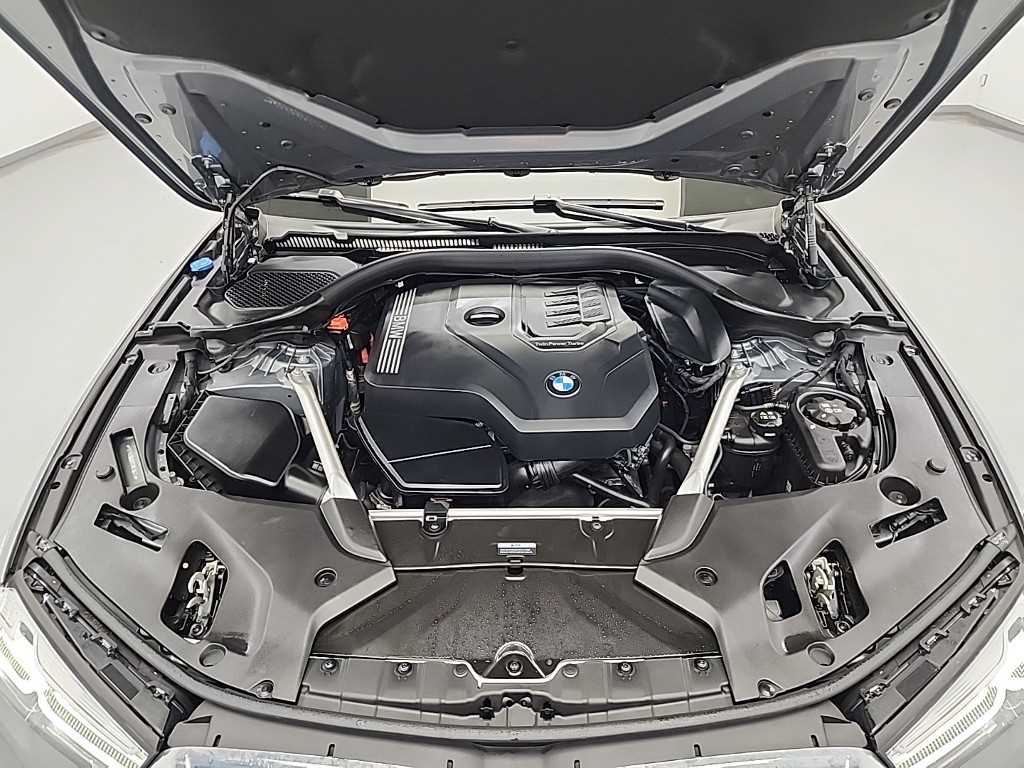 BMW 5 Series - Vista 5