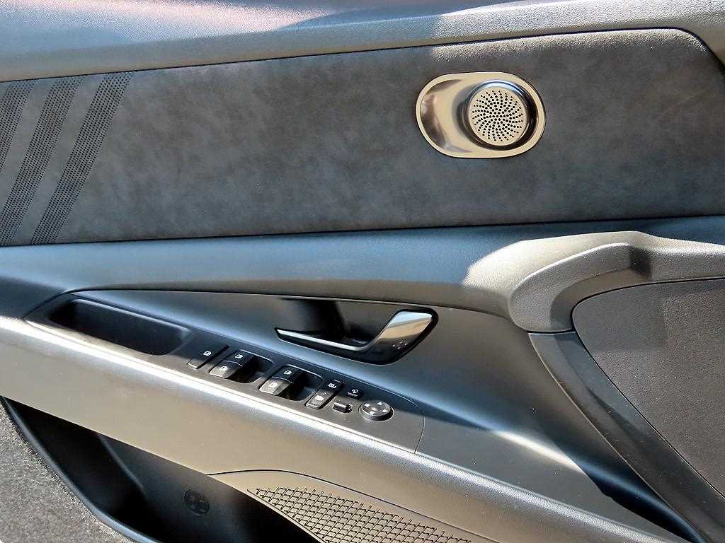 HYUNDAI Avante - Vista 11