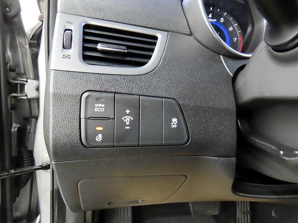 HYUNDAI Avante - Vista 12