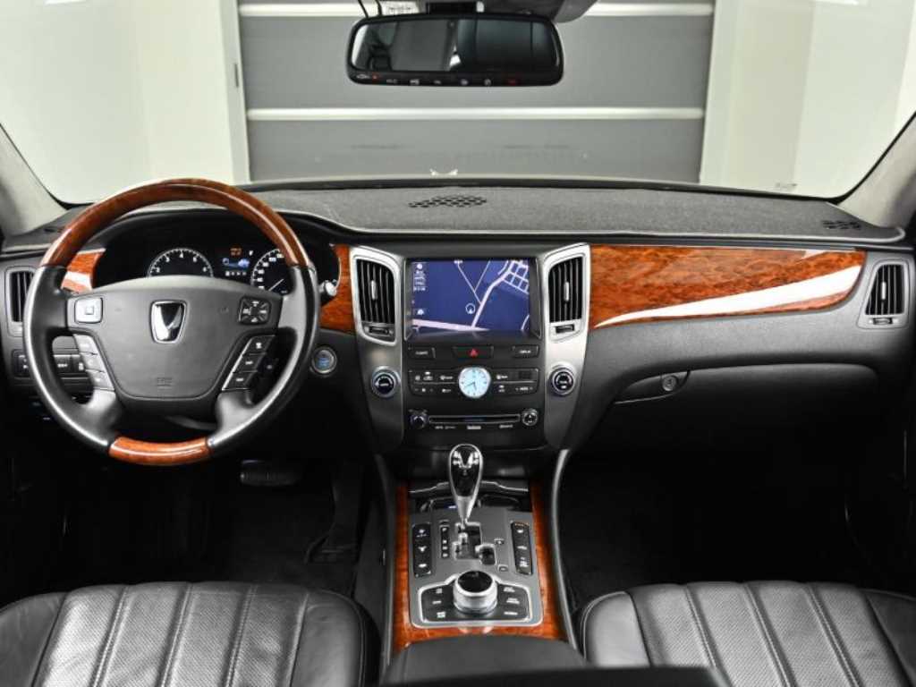 HYUNDAI Equus - Vista 7