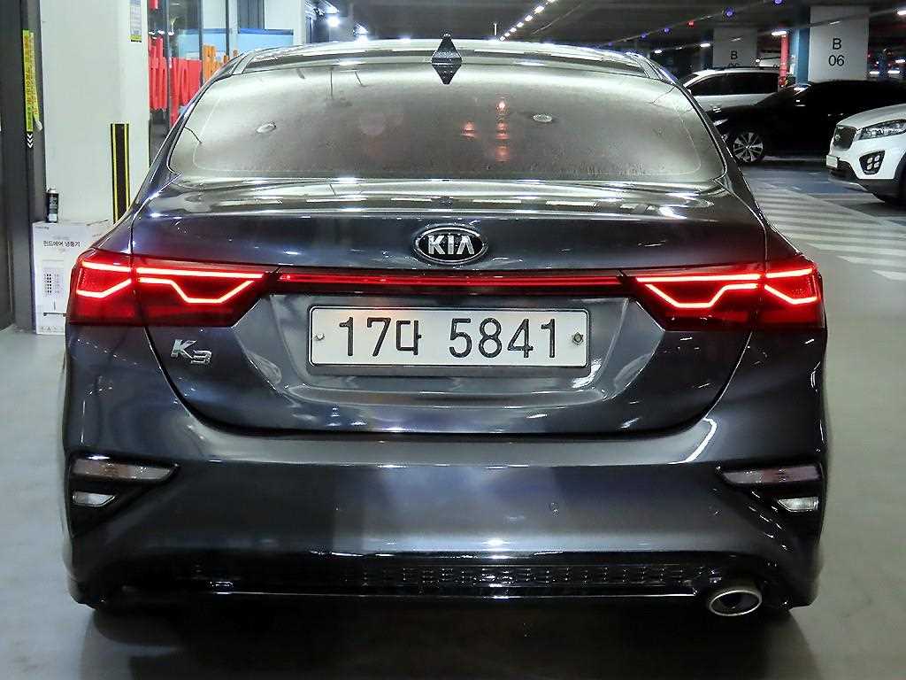 KIA K3 - Vista 5