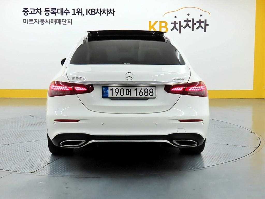 Mercedes Benz E class - Vista 3
