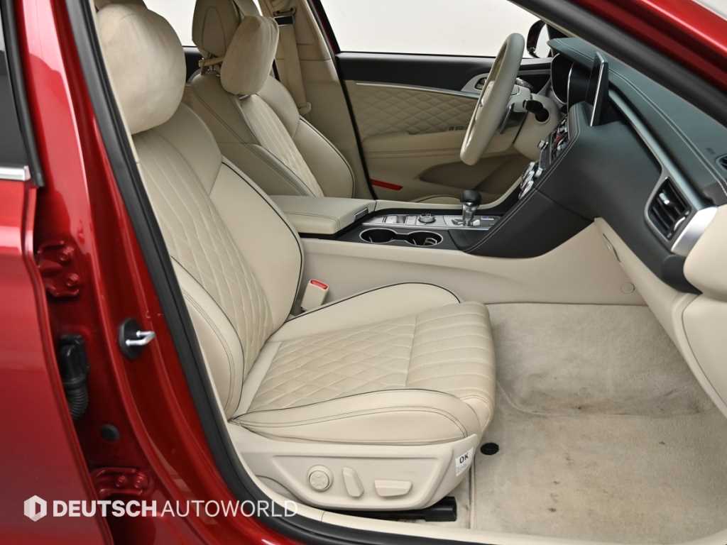 Genesis G70 - Vista 10