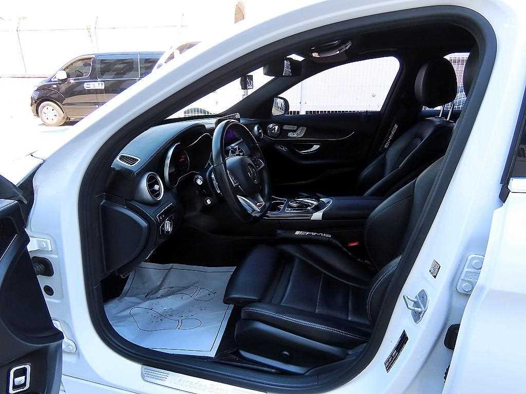 Mercedes Benz C Class - Vista 5