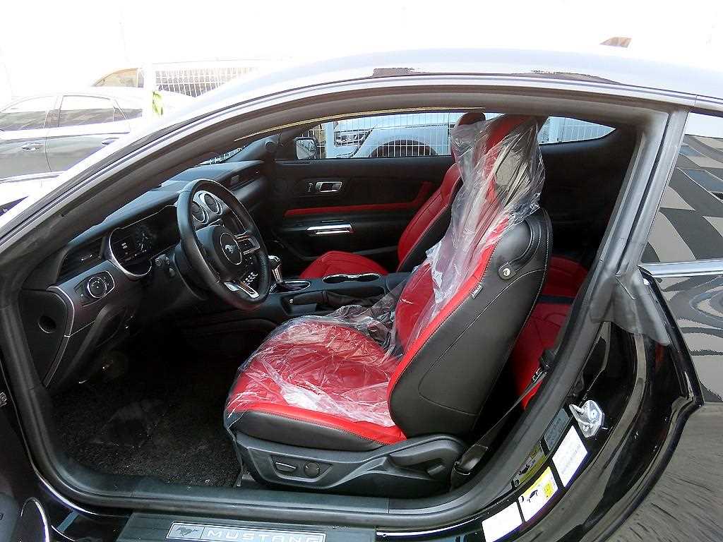 Ford Mustang - Vista 5