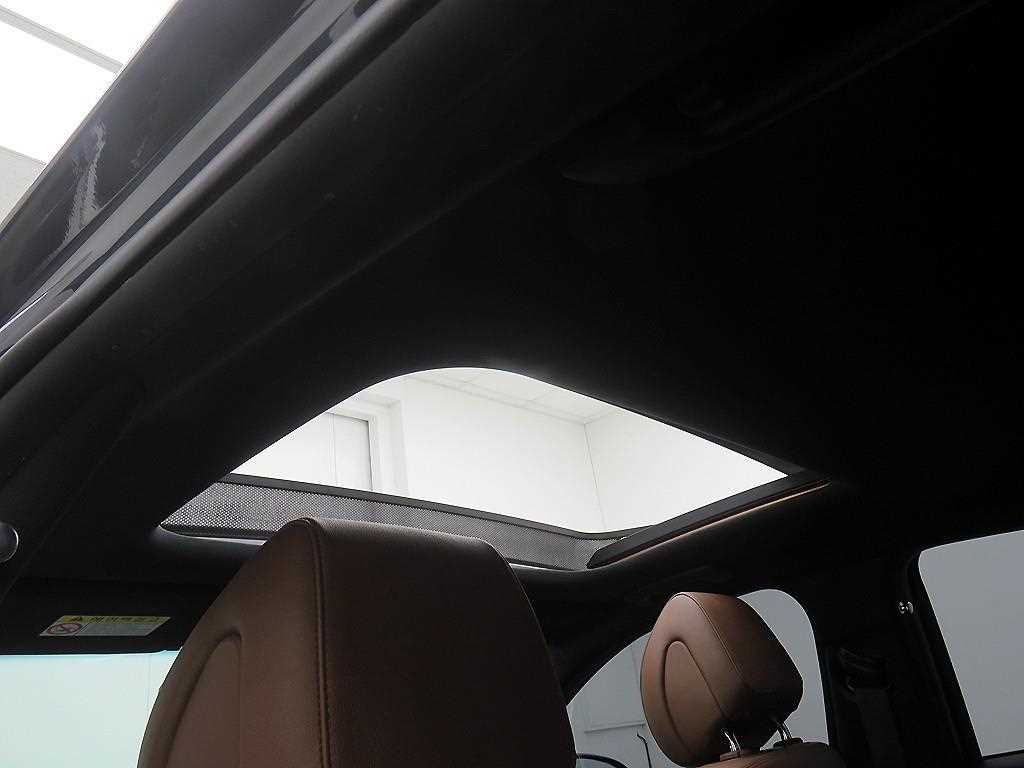 Genesis G70 - Vista 9
