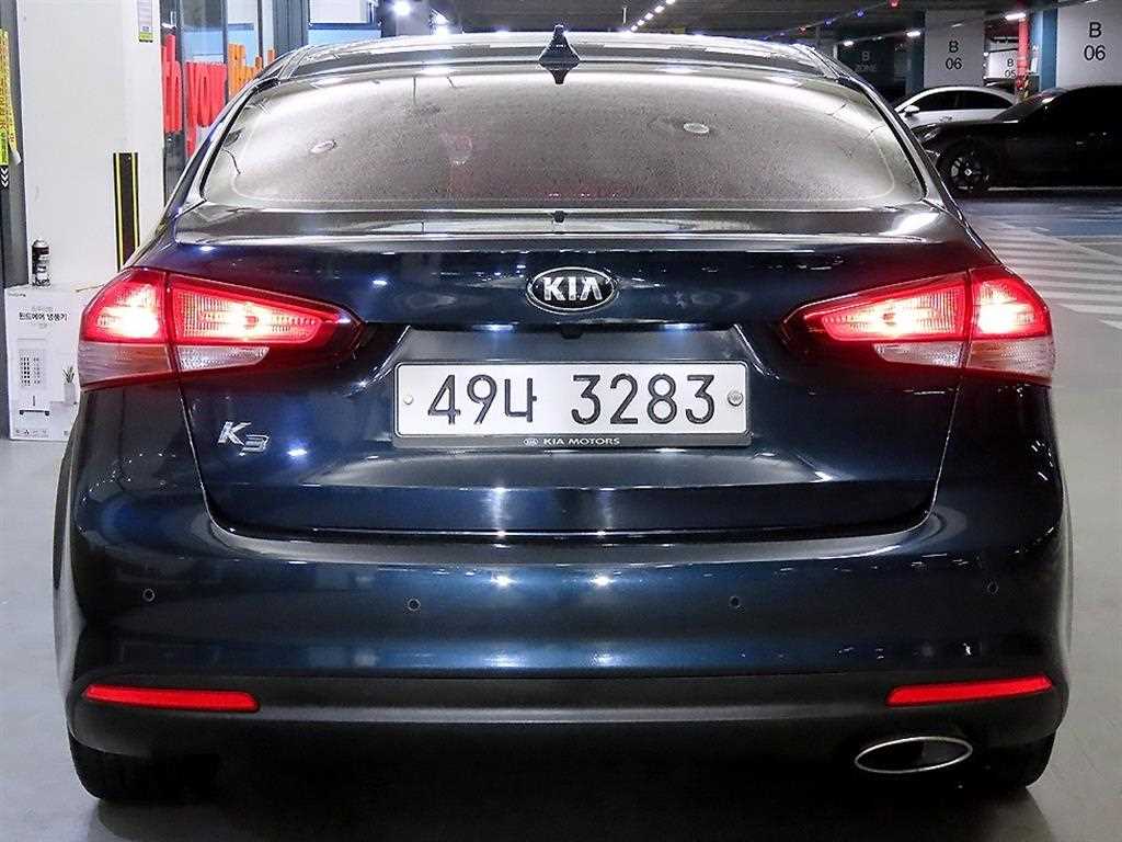 KIA K3 - Vista 5