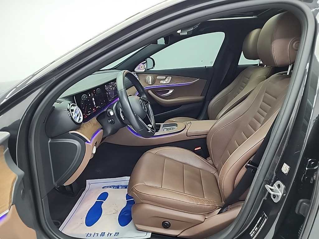 Mercedes Benz E class - Vista 11