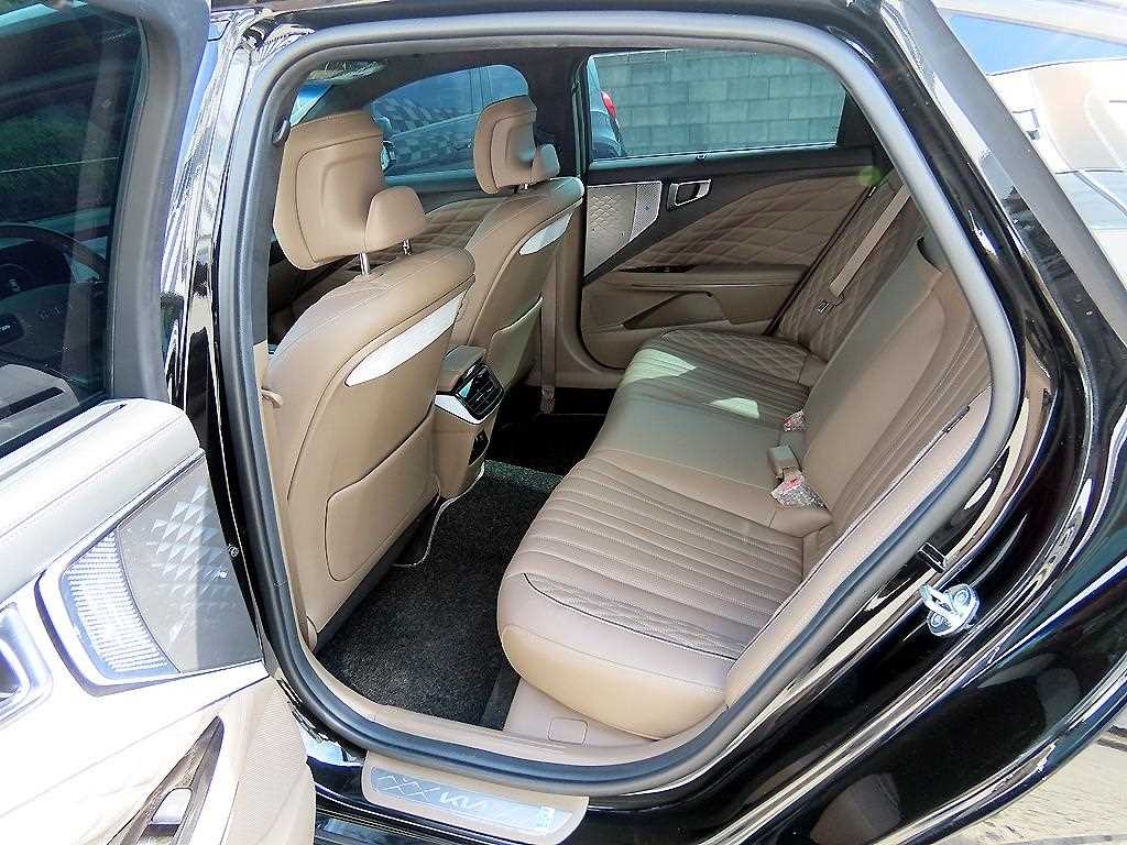 KIA K8 - Vista 6