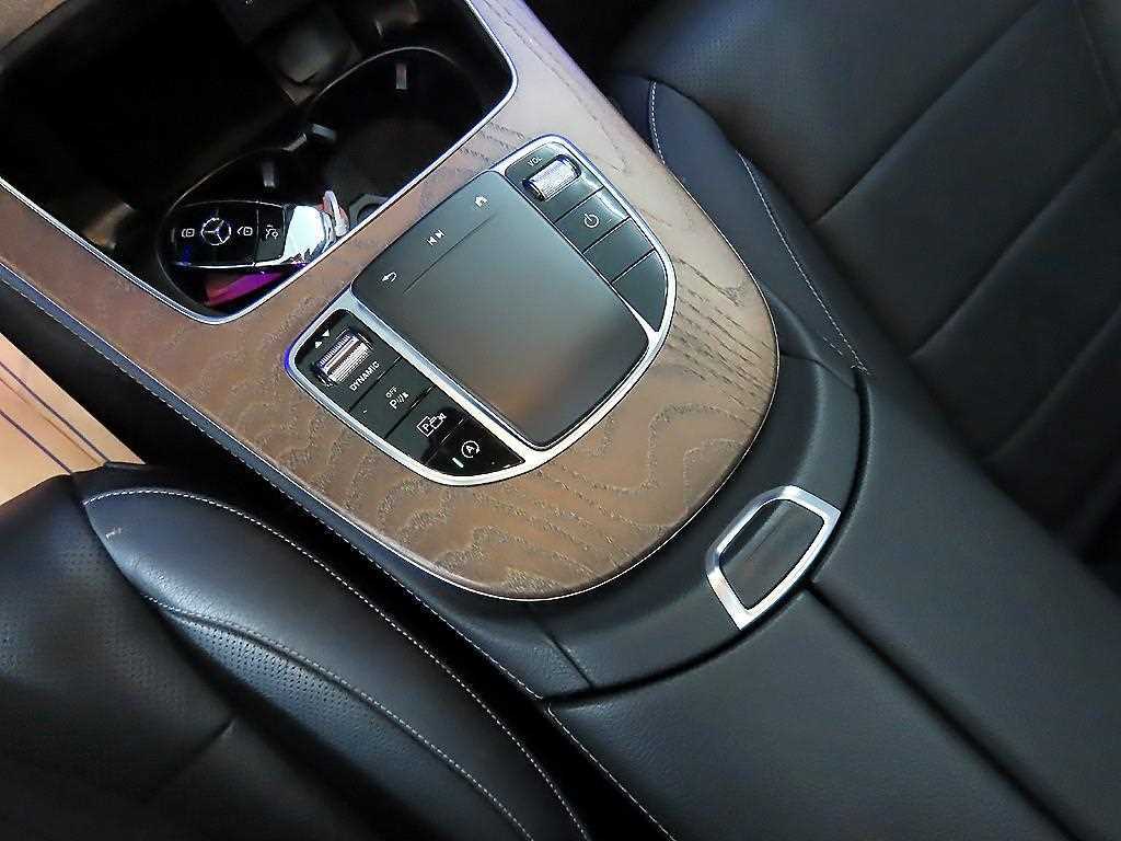 Mercedes Benz E class 2021 Negro - Importación desde Corea - HF Imports Iquique - Foto 13