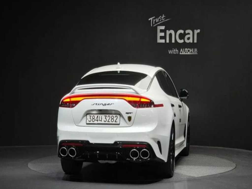 KIA Stinger - Vista 4