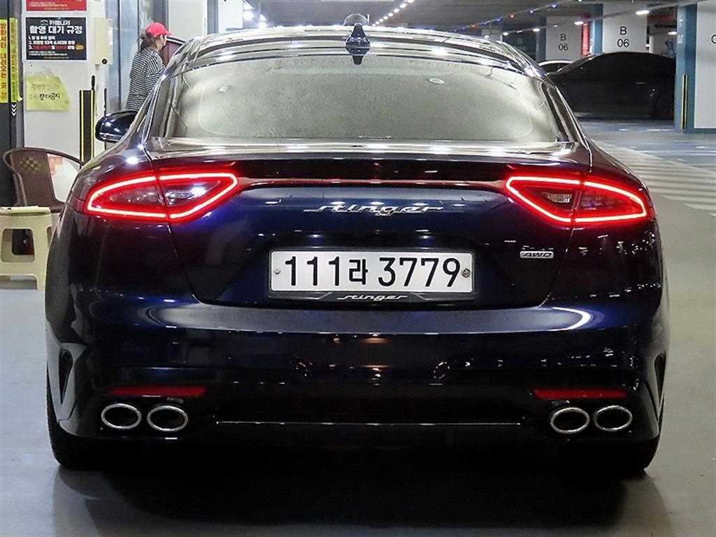 KIA Stinger - Vista 5