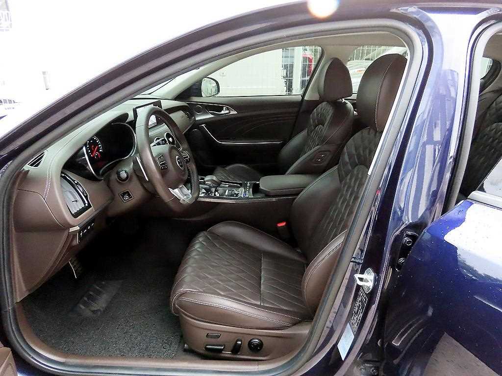 KIA Stinger - Vista 5