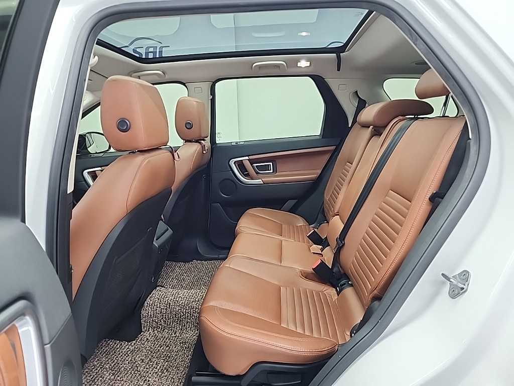 Land Rover Discovery Sports - Vista 12