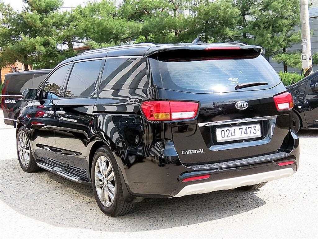 KIA Carnival - Vista 3