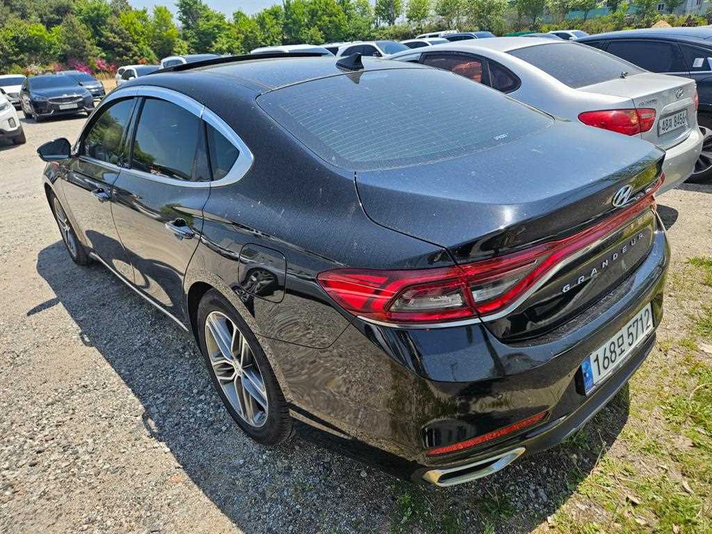 HYUNDAI Grandeur - Vista 3