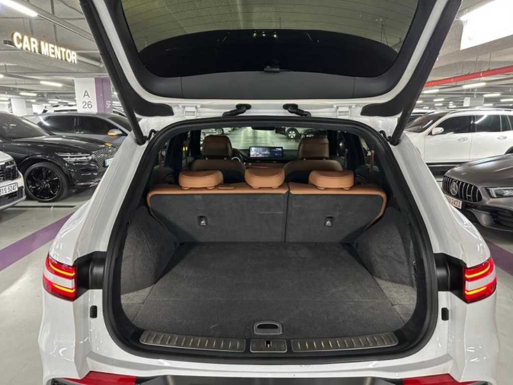 Genesis GV70 - Vista 5