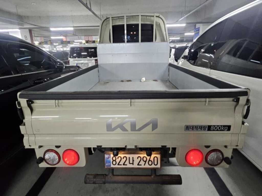 Small Truck Cargo (small) - Vista 2
