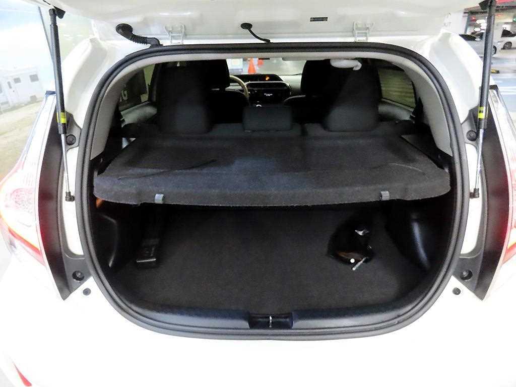 Toyota Prius 2019 Blanco - Importación desde Corea - HF Imports Iquique - Foto 17