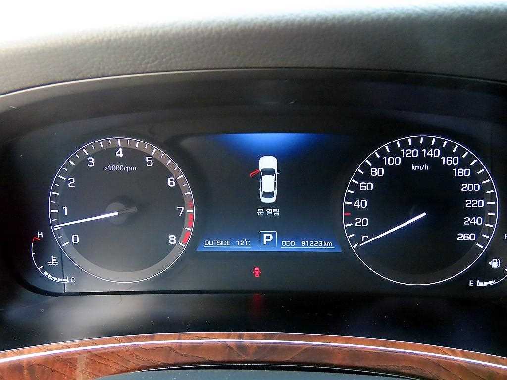 HYUNDAI Equus - Vista 9