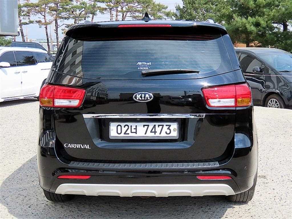 KIA Carnival - Vista 4