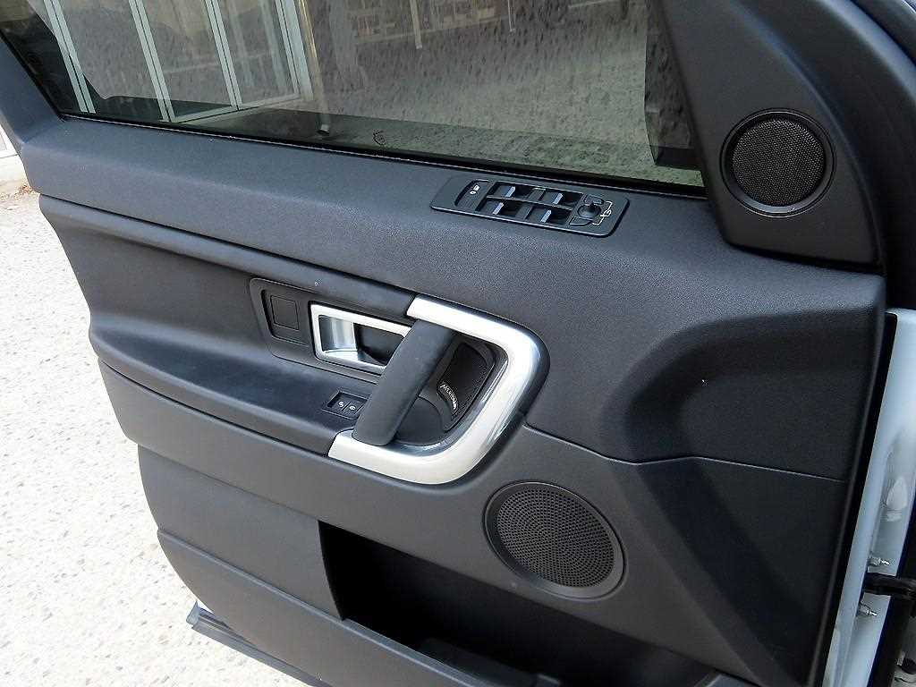 Land Rover Discovery Sports - Vista 11