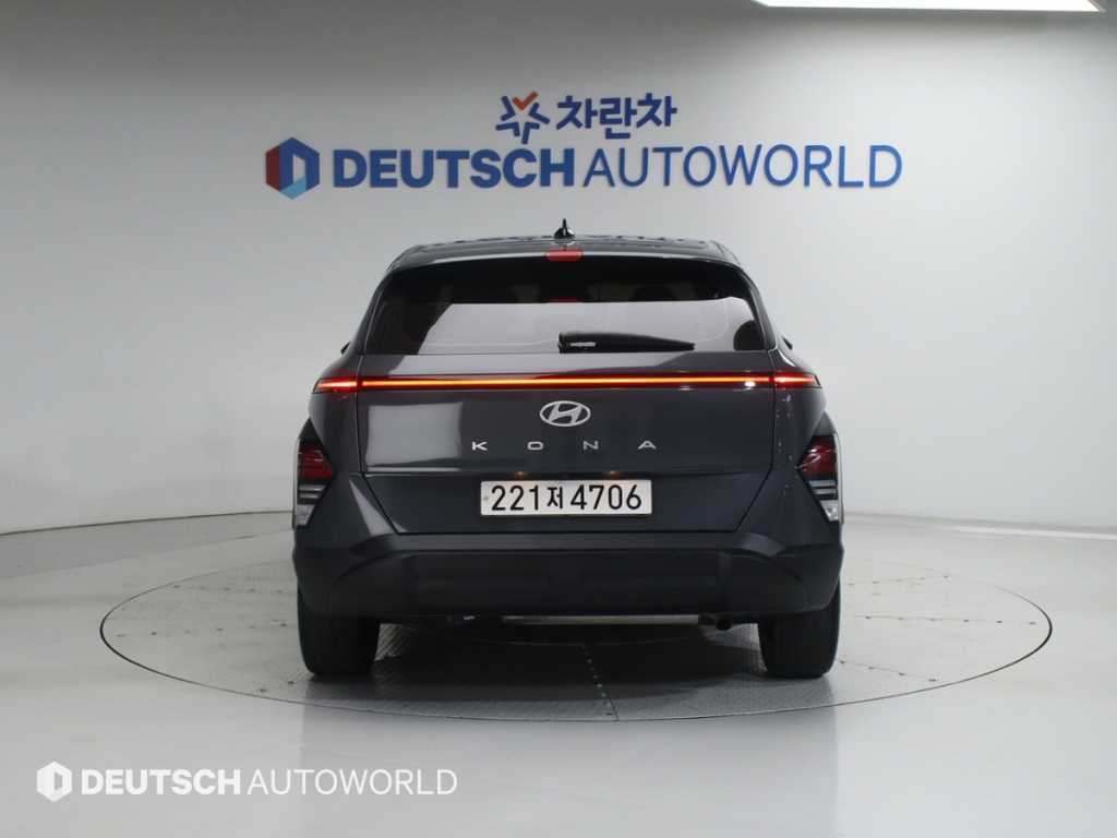 HYUNDAI Kona - Vista 4