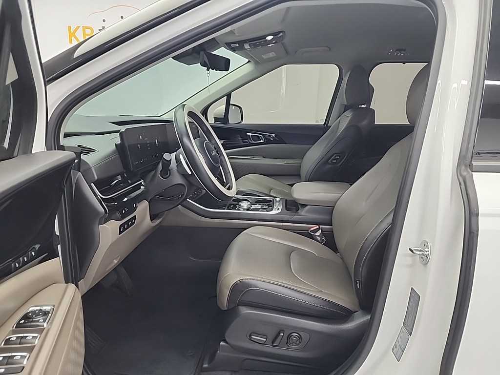 KIA Carnival - Vista 11