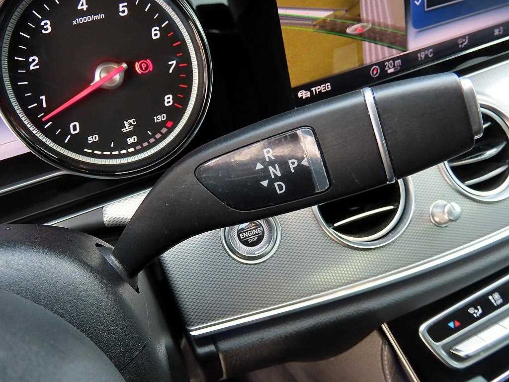 Mercedes Benz E class - Vista 10