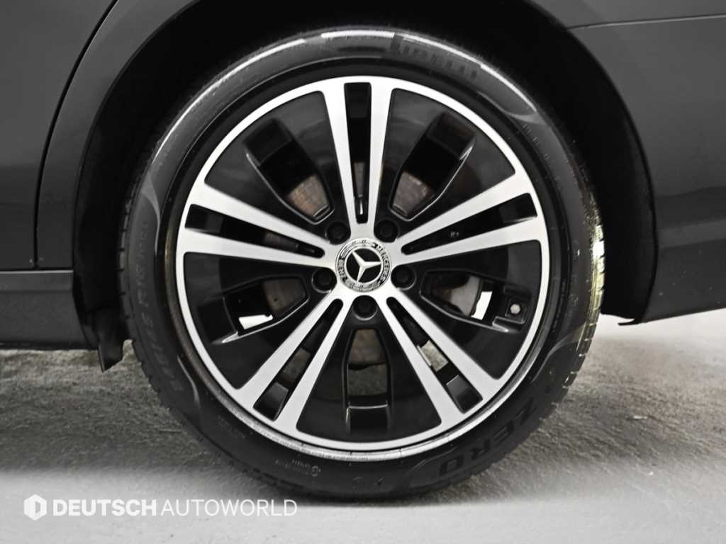 Mercedes Benz E class - Vista 5