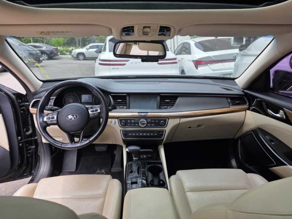 KIA K7 - Vista 4