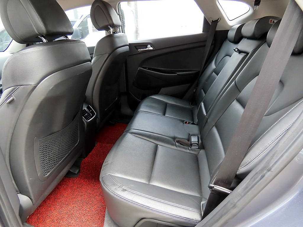 HYUNDAI Tucson - Vista 6