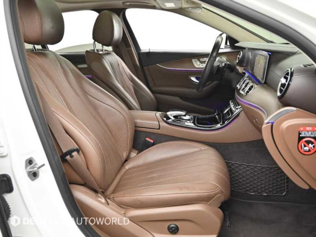 Mercedes Benz E class - Vista 10