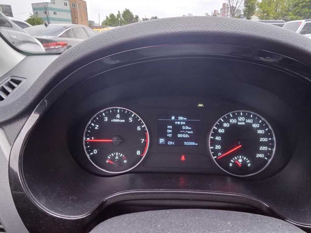 KIA Seltos - Vista 10
