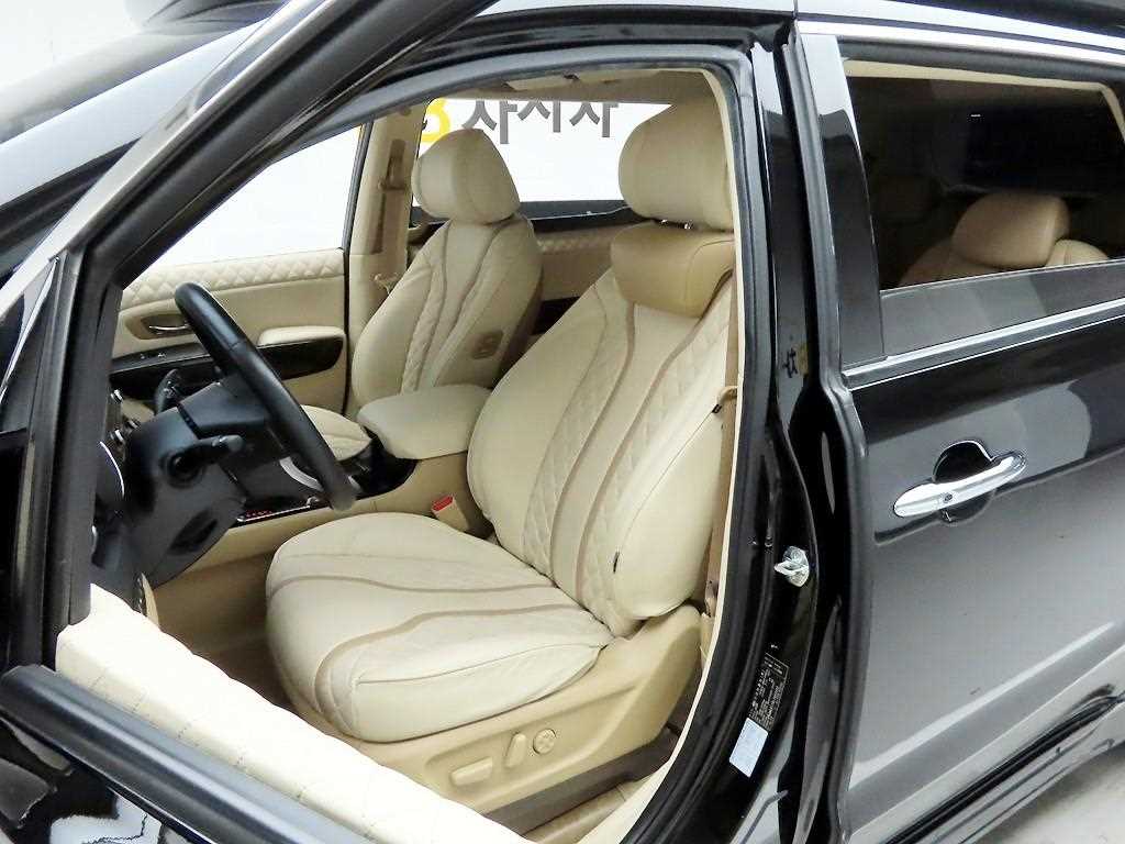 KIA Carnival - Vista 7