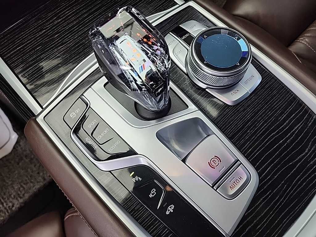 BMW 7 Series - Vista 8