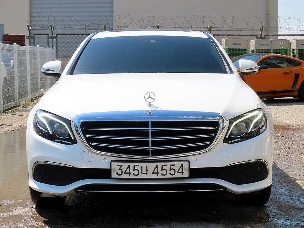 Mercedes Benz E class 2019 Blanco - Importación desde Corea - HF Imports Iquique - Foto 1