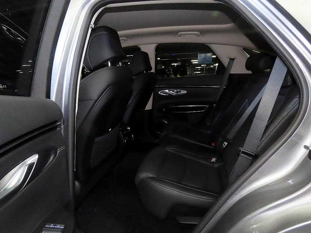 Genesis GV70 - Vista 7