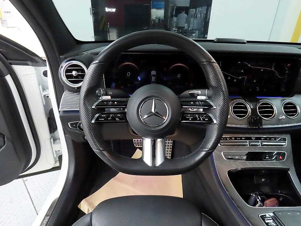 Mercedes Benz E class - Vista 9